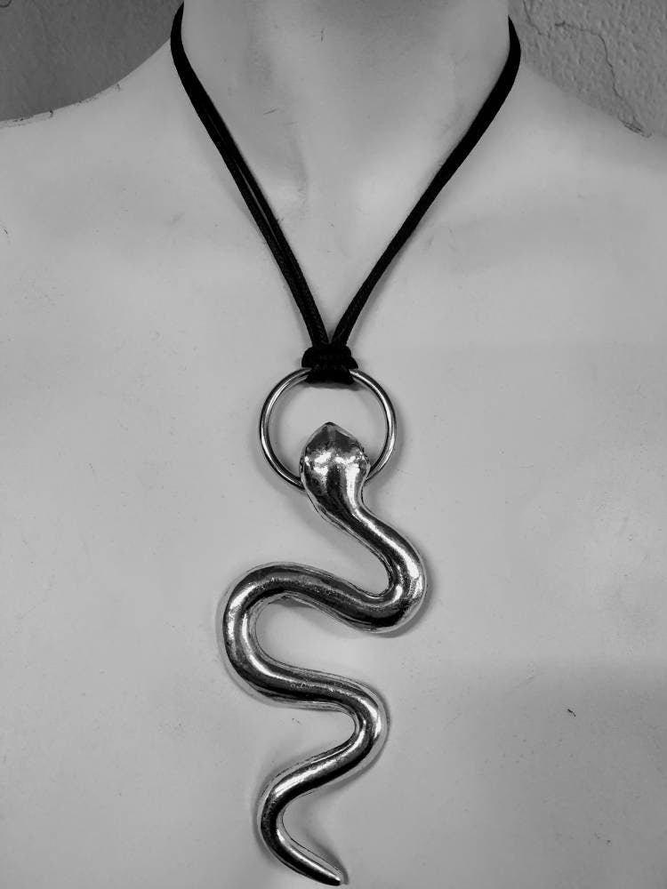 Snake Pendant Serpent Necklace Symbolic Jewelry O ring viper necklace serpent collar - Finedaytodie