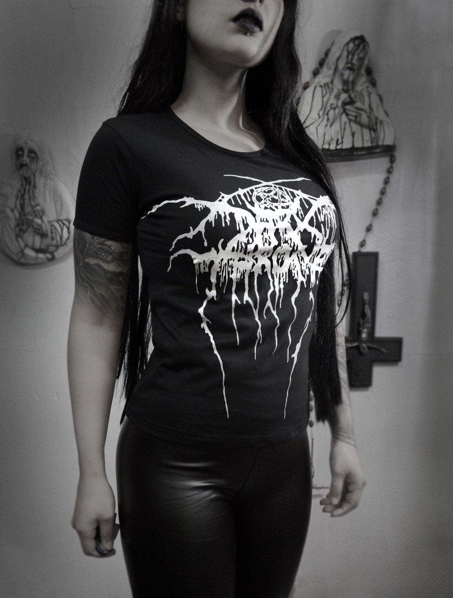 DARKTHRONE Transilvanian Hunger black metal t shirt ⇹ black metal ⇹ DARKTHRONE logo shirt - Finedaytodie