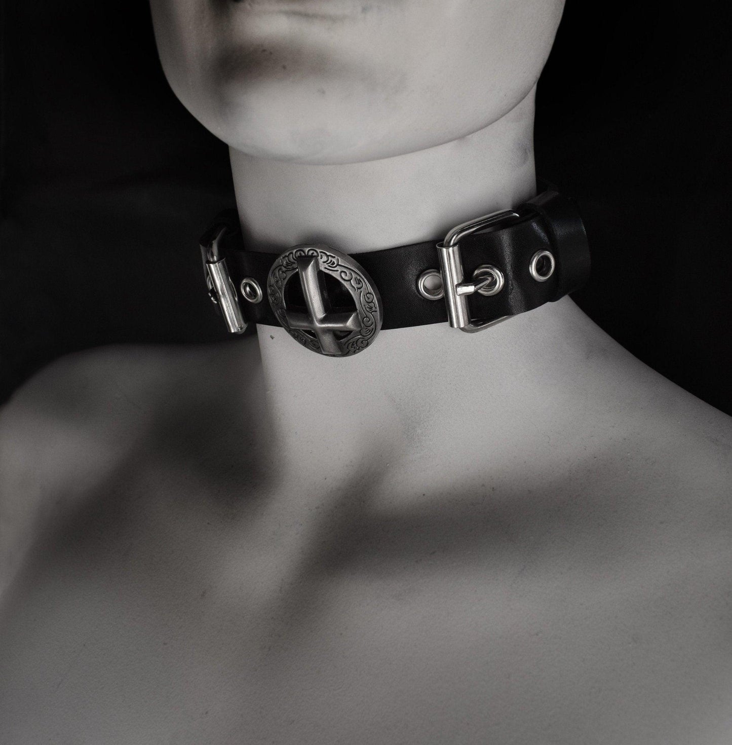 Inverted crucifix choker ※ Upside down cross ※ Scalloped Concho cross ※ buckle leather choker ※ Antichrist necklace - Finedaytodie